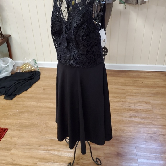 Black  lace front skater dress - Picture 2 of 2